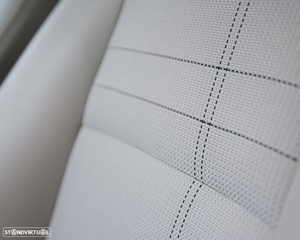 Mercedes-Benz GLA 220 d 7G-DCT Urban - 29