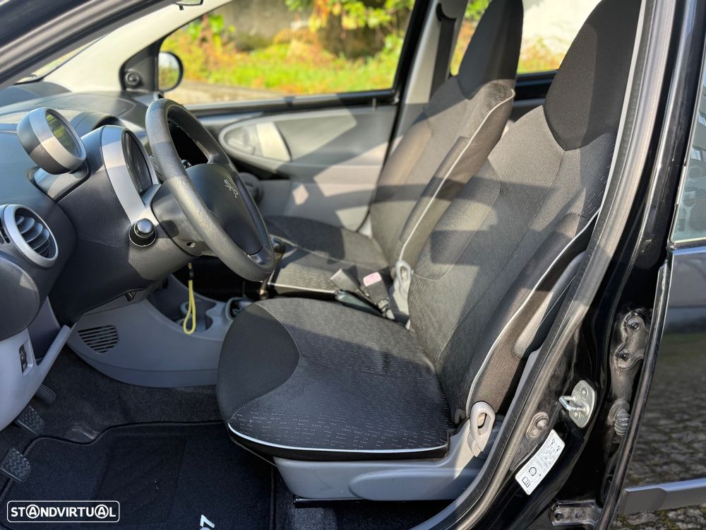 Peugeot 107 1.0 Black&Silver - 10