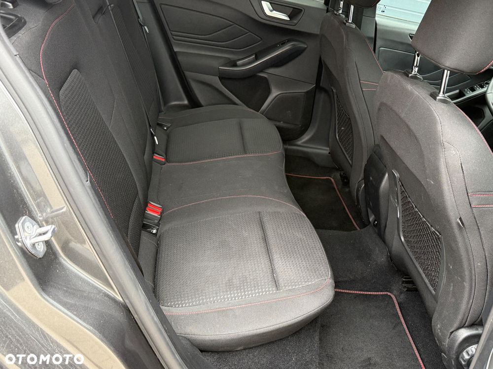 Ford Focus 1.5 EcoBlue Start-Stopp-System ST-LINE - 12