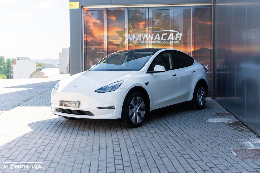 Tesla Model Y Long Range Dual Motor AWD - 2