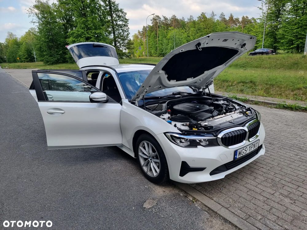 BMW Seria 3 320d Edition Luxury Line Purity - 30