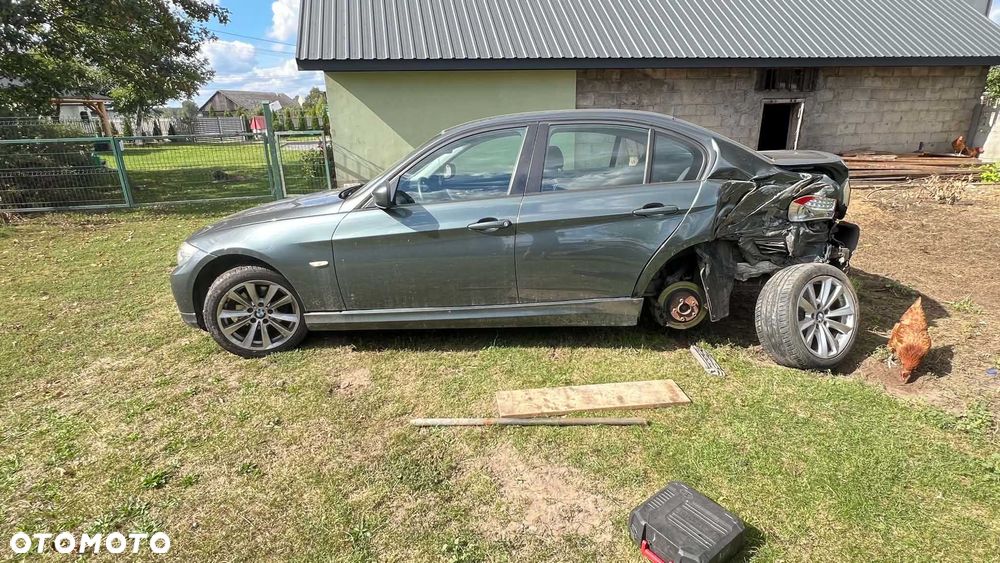 BMW E90 2010 photo 3