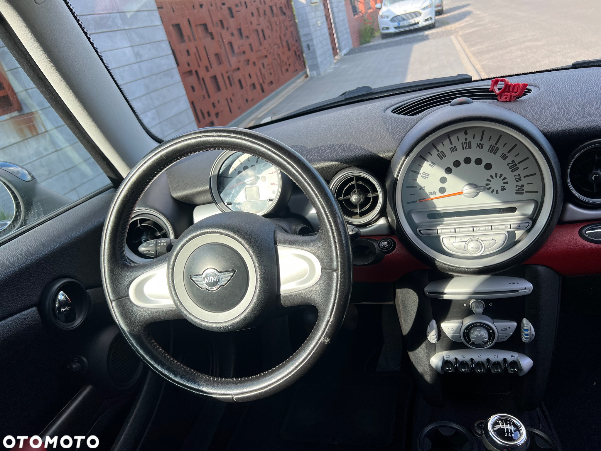 MINI ONE Standard - 10