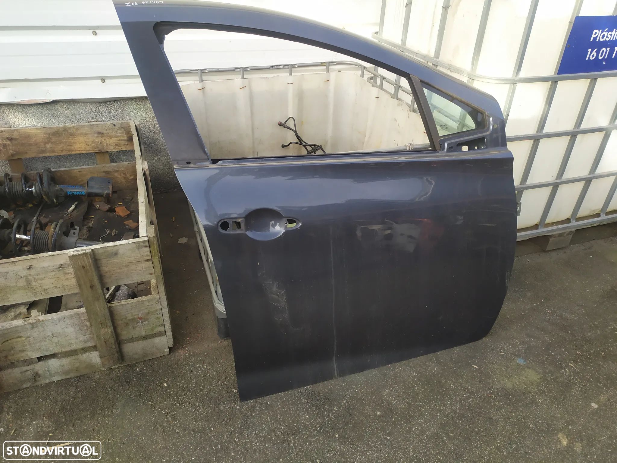 PORTA FRENTE DIREITA RENAULT ZOE - 1