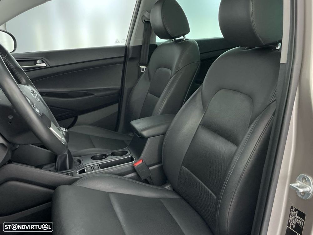 Hyundai Tucson 1.6 CRDi Premium +P.Pe+P.Style Plus - 19
