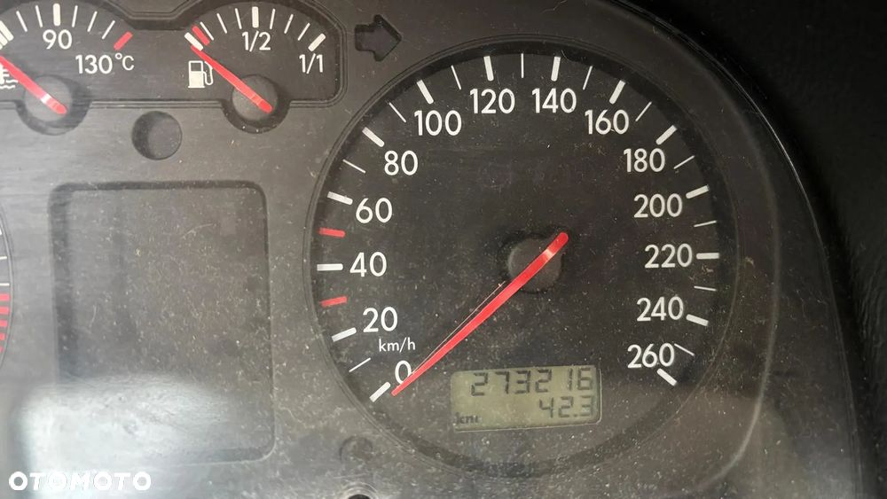 Volkswagen Golf - 6