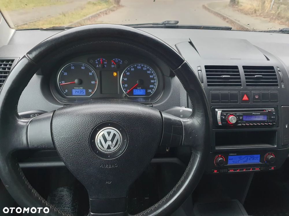 Volkswagen Polo 1.4 16V Comfortline - 21