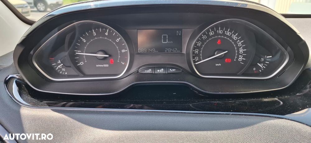 Peugeot 208 PureTech 82 ETG5 Stop & Start Active - 5