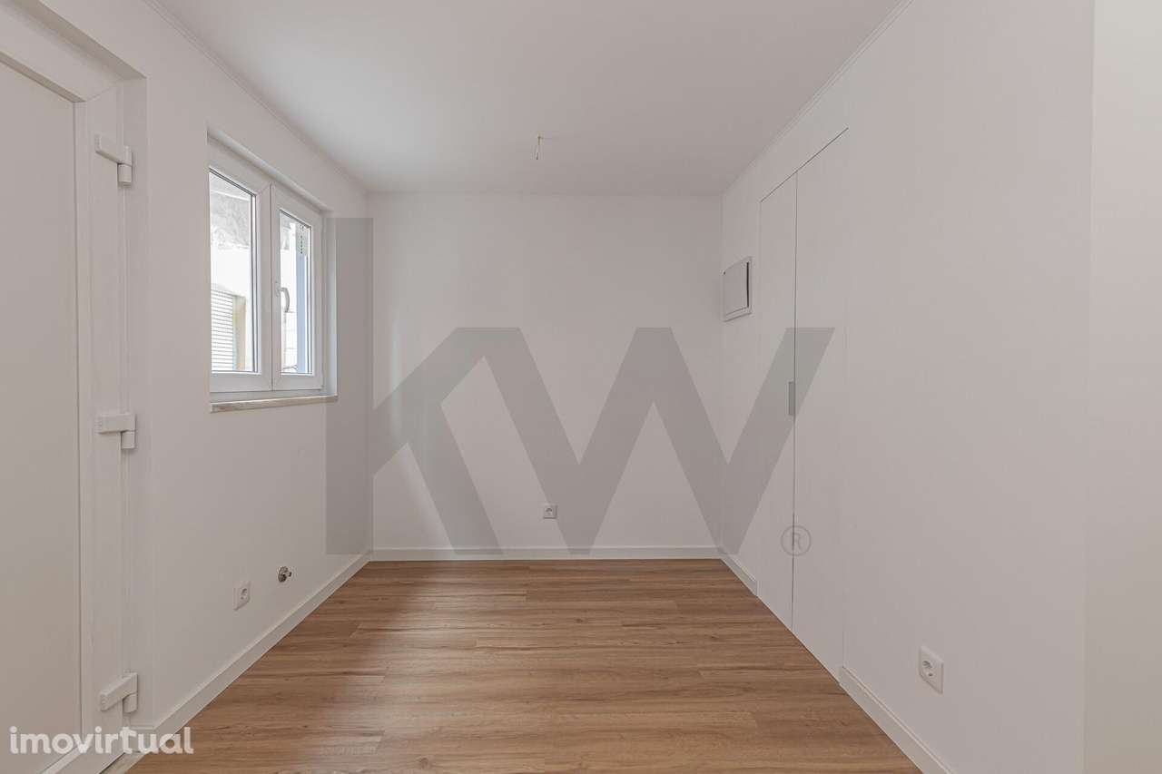 T1 Rua Maria Pia (Pátio) - Grande imagem: 5/18