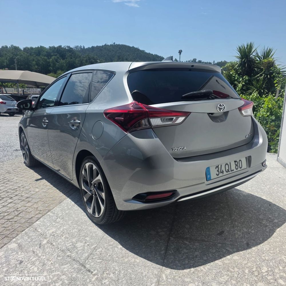 Toyota Auris 1.4 D-4D Comfort+Pack Sport - 5