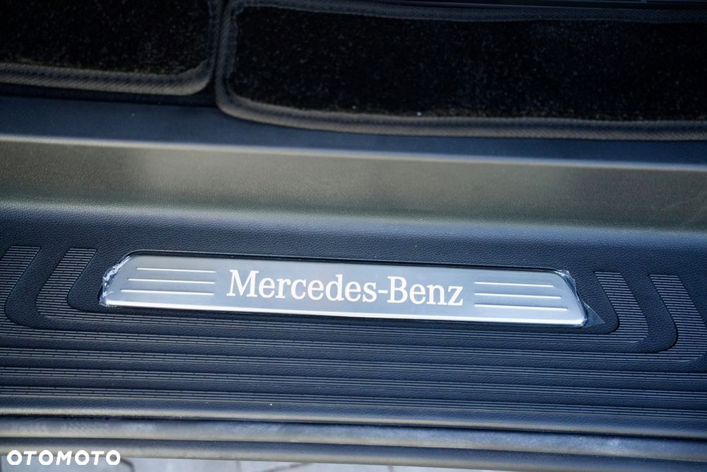 Mercedes-Benz Klasa V 300 d 4-Matic 9G-Tronic - 30