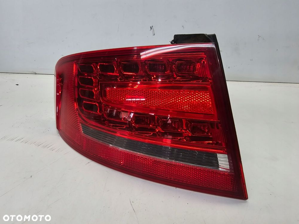 LAMPA LEWY TYŁ W BŁOTNIK AUDI A4 B8 8K5945095K LED - 2