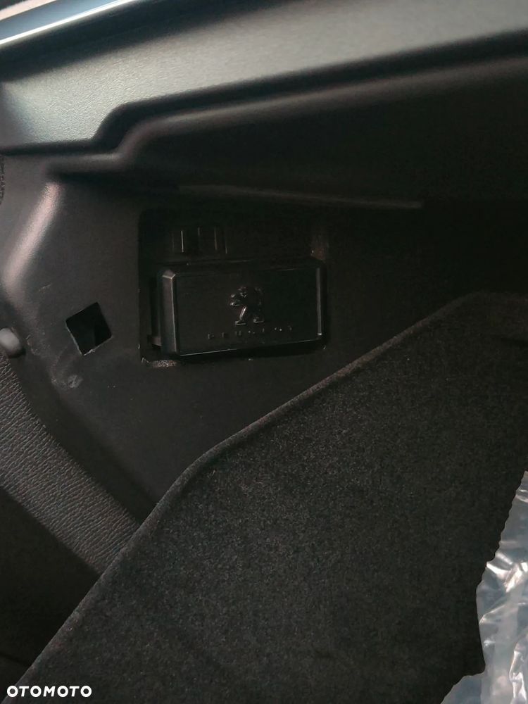 Peugeot 3008 BlueHDi 180 Stop & Start EAT8 GT - 32