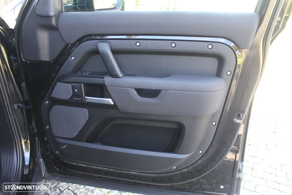 Land Rover Defender 2.0 P400e 110 AWD X-Dynamic HSE - 25