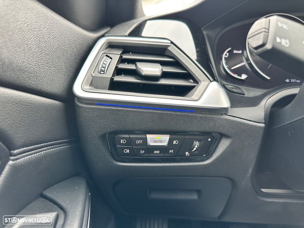 BMW 318 d Line Sport - 28