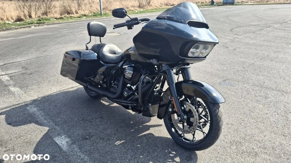 Harley-Davidson Touring Road Glide - 11
