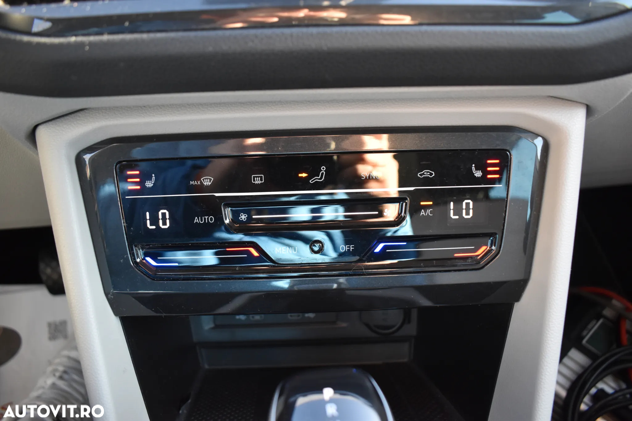 Volkswagen Tiguan 2.0 TDI SCR 4MOTION DSG Elegance - 31