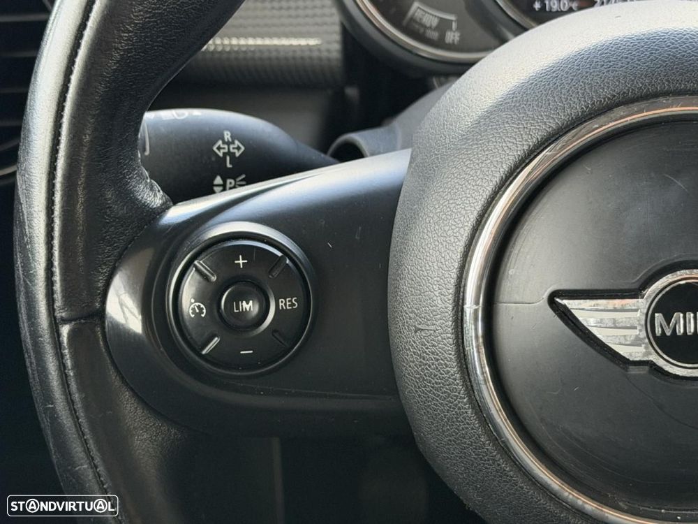 MINI 5 Portas Cooper D 4Business - 12