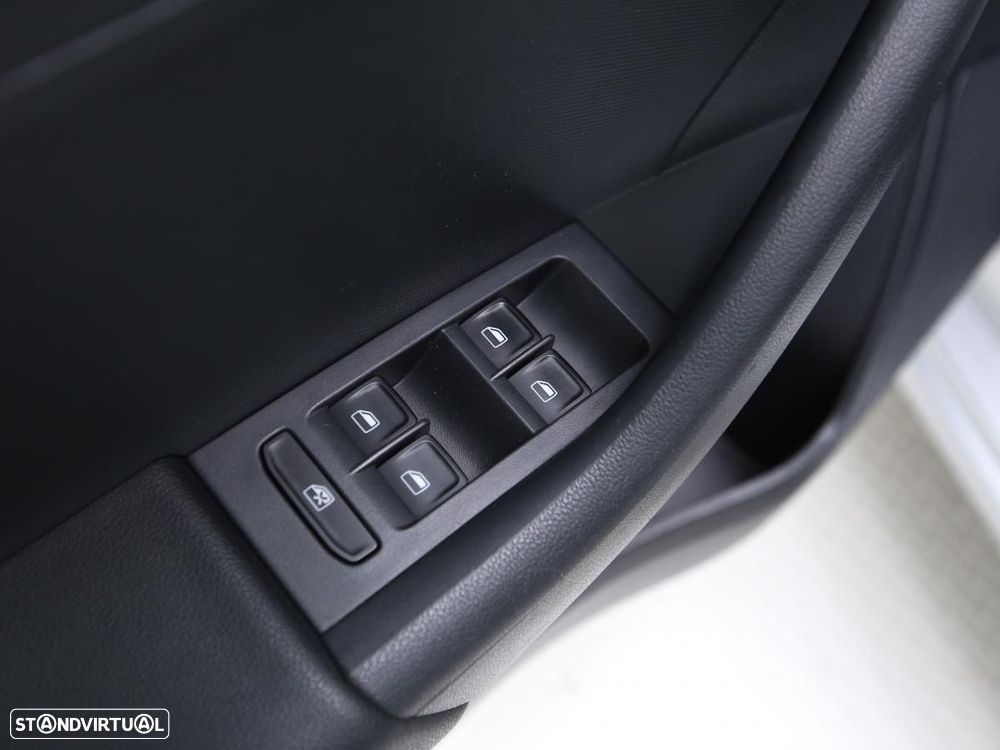 Skoda Rapid - 18