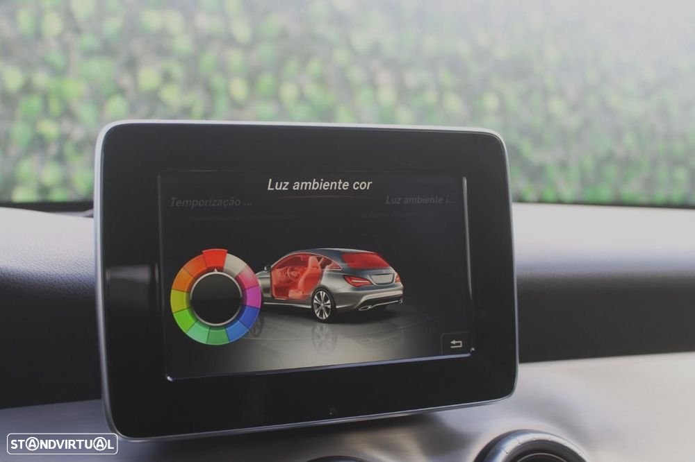 Mercedes-Benz CLA 200 d Shooting Brake AMG Line Aut. - 18