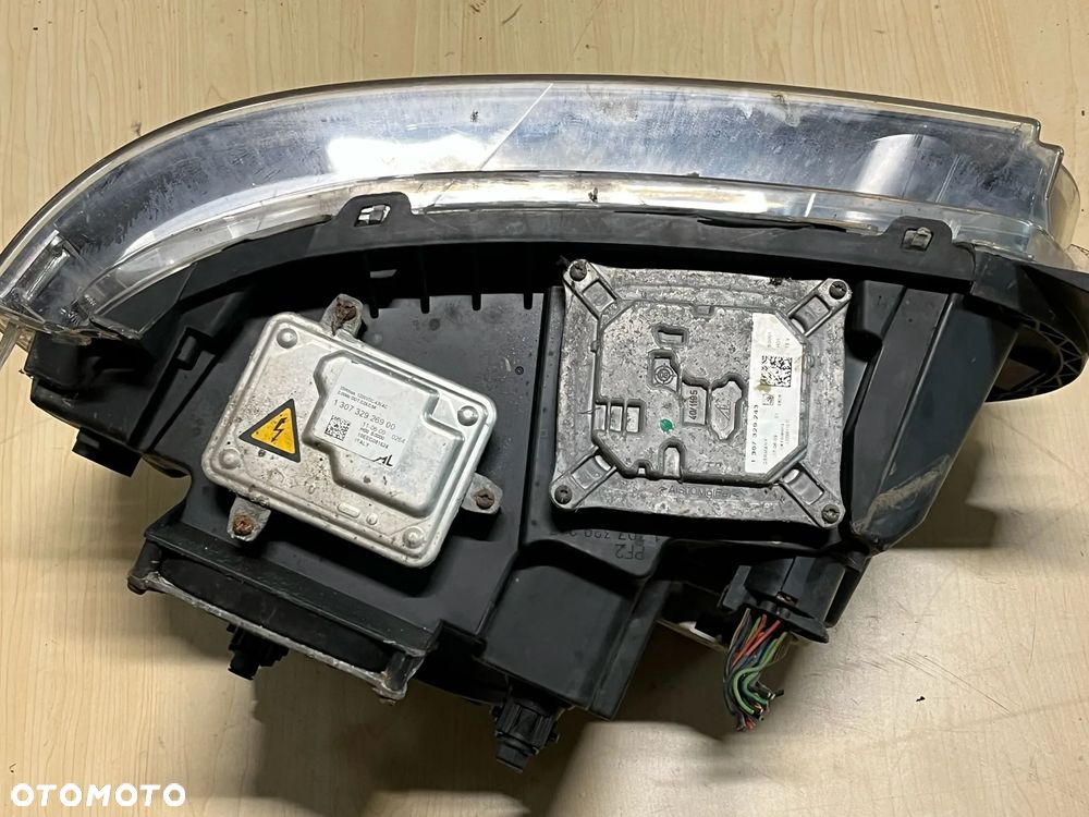 Lampa przednia prawa Xenon AH42-13W029 RHD Range Rover L322 LM Vogue Lift 2009-12 - 2