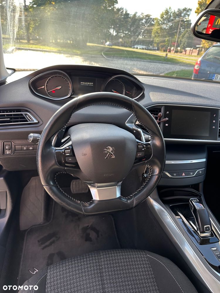 Peugeot 308 1.5 BlueHDi Active S&S EAT8 - 8