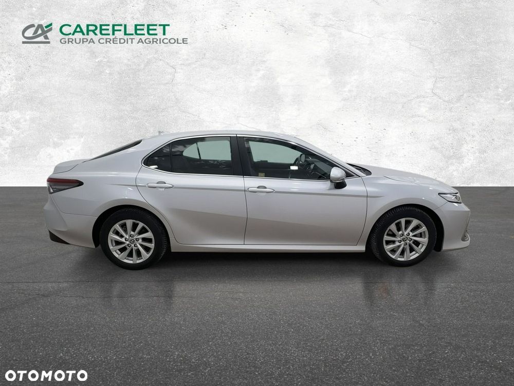 Toyota Camry - 4