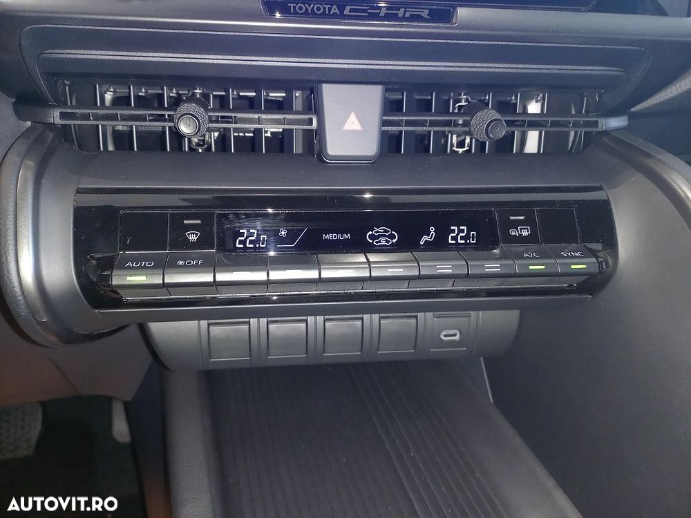 Toyota C-HR - 12