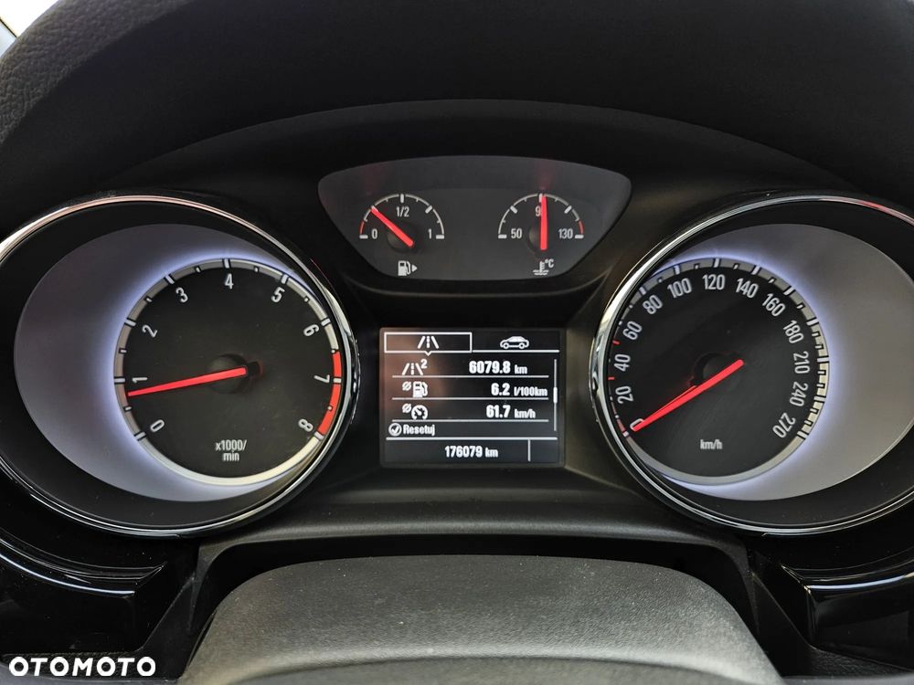 Opel Astra 1.4 Turbo Business - 11
