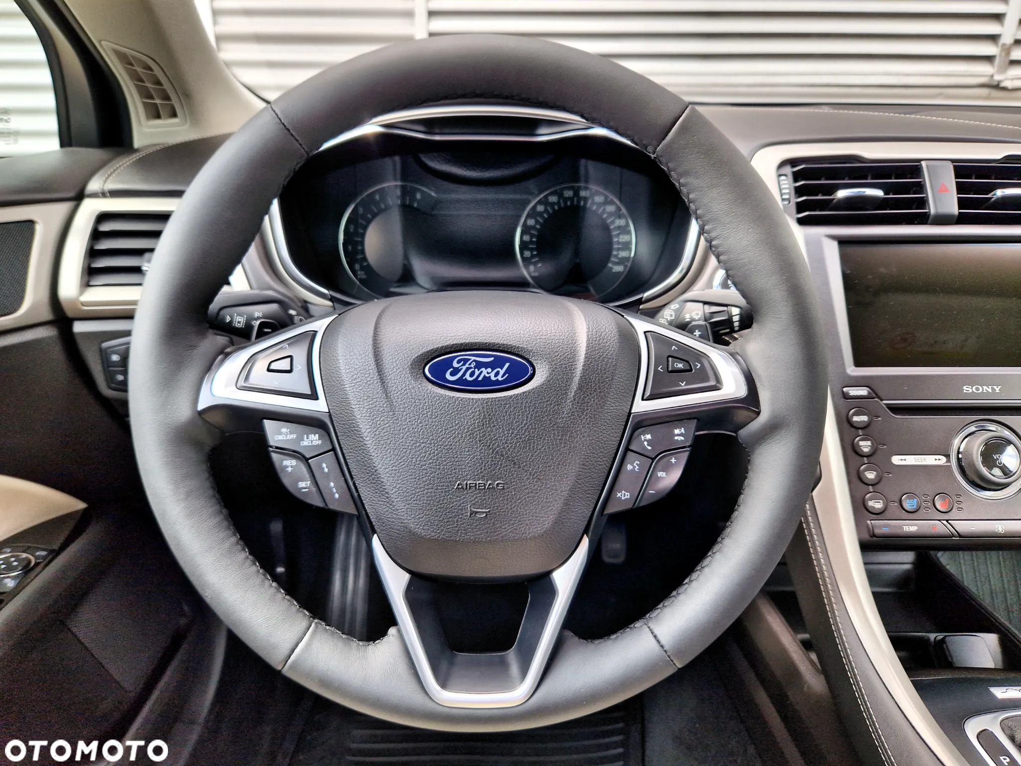 Ford Mondeo Vignale 2.0 TDCi PowerShift - 28