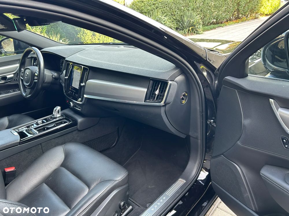 Volvo V90 T8 Twin Engine AWD Momentum - 16