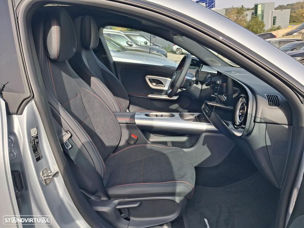Mercedes-Benz CLA 220 Standard - 14