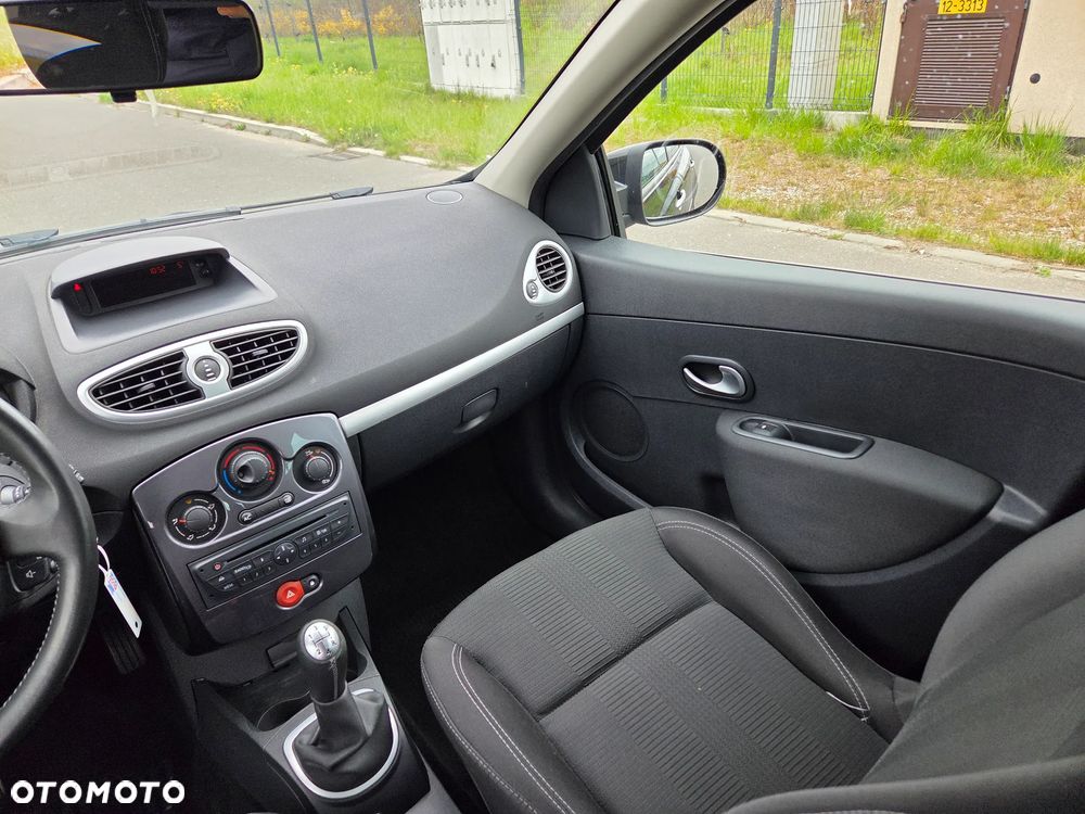 Renault Clio 1.2 16V 75 nightDay - 10
