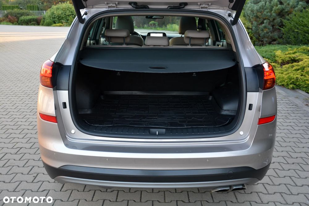 Hyundai Tucson blue 1.6 CRDi 2WD DCT Premium - 24