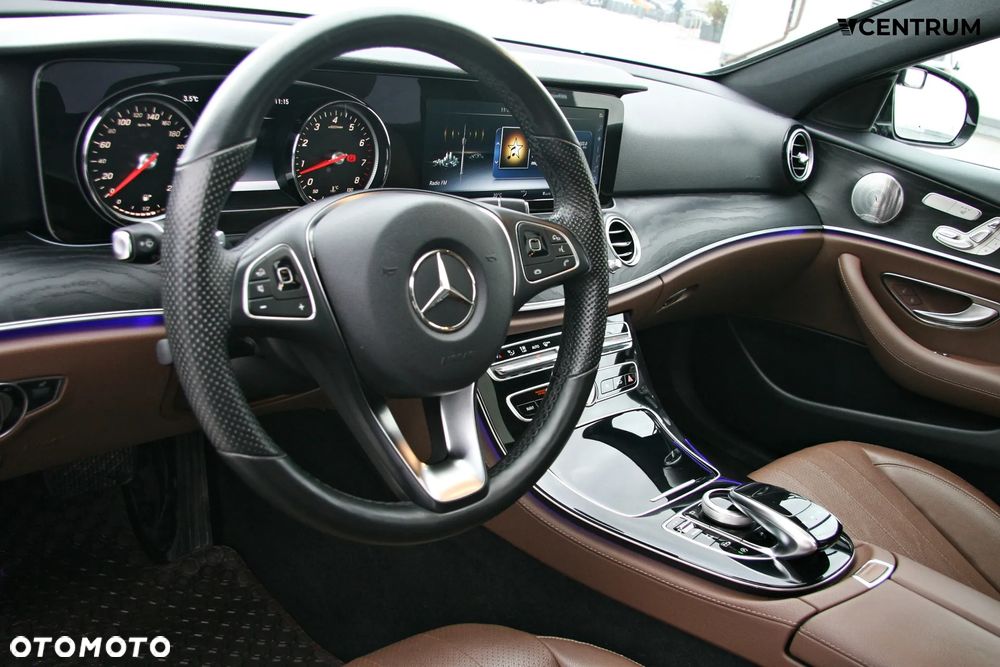 Mercedes-Benz Klasa E 300 9G-TRONIC AMG Line - 11