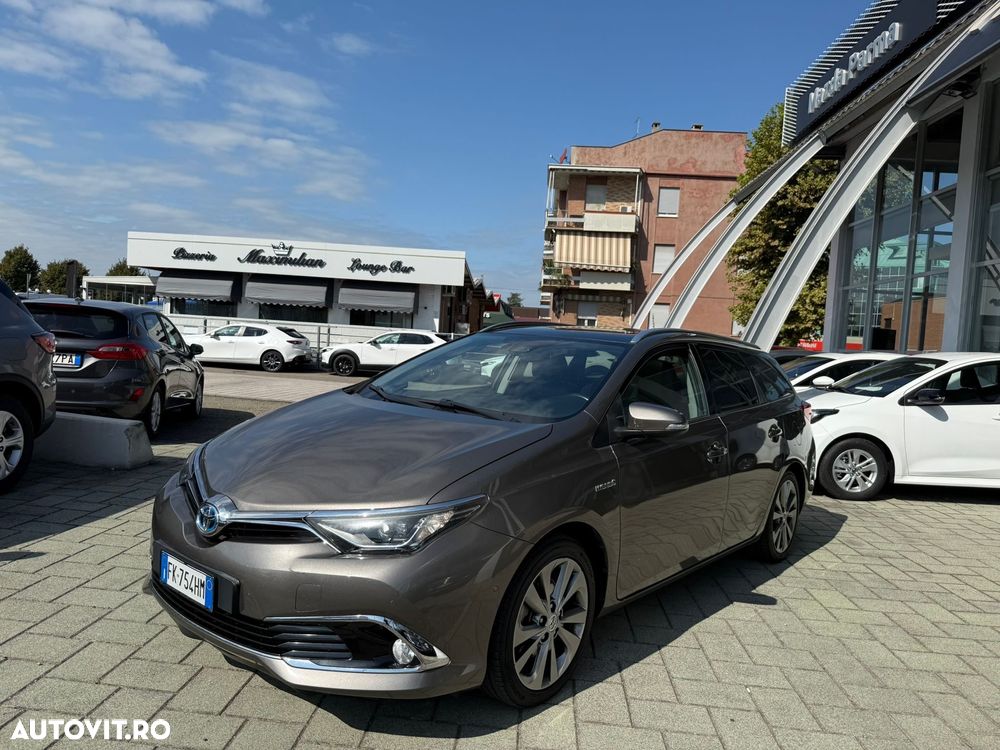 Toyota Auris 1.8 L VVT-i TS Hybrid Sol+ - 2