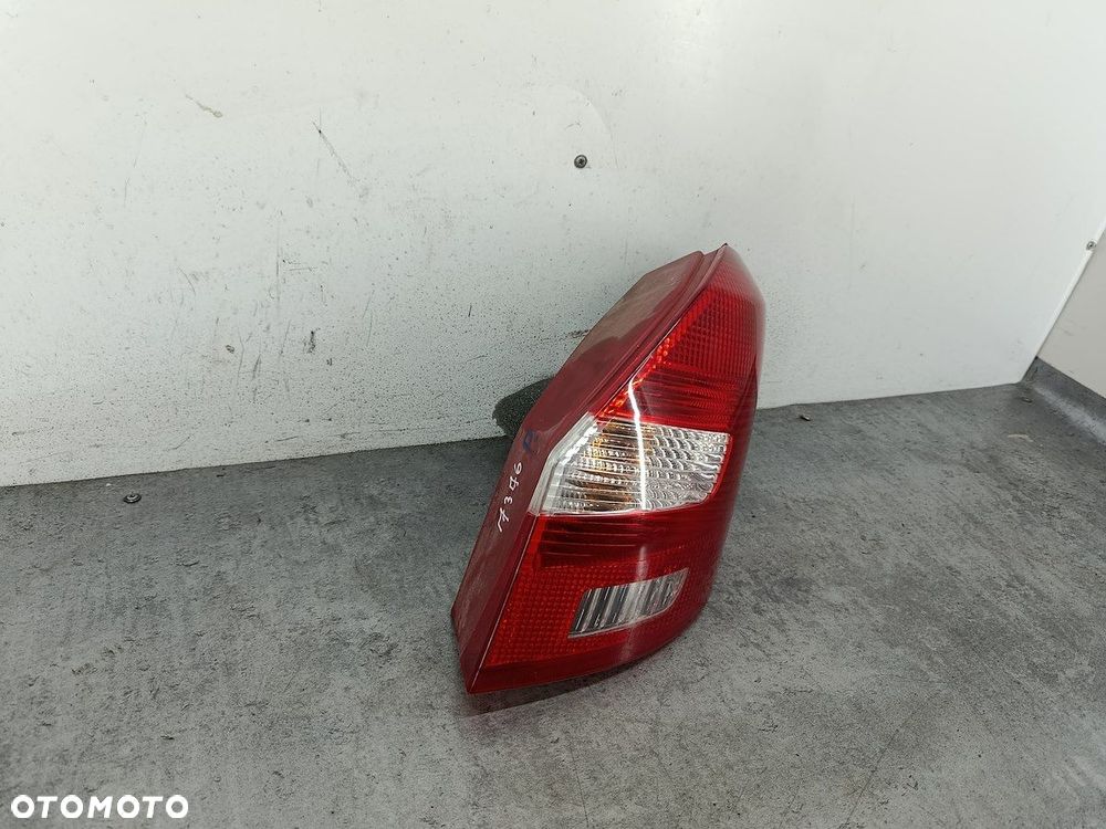 LAMPA TYLNA PRAWA  FABIA II 5J6945096 5J6945112 VP7SWX-13404 VP7SWX-13A602 - 3