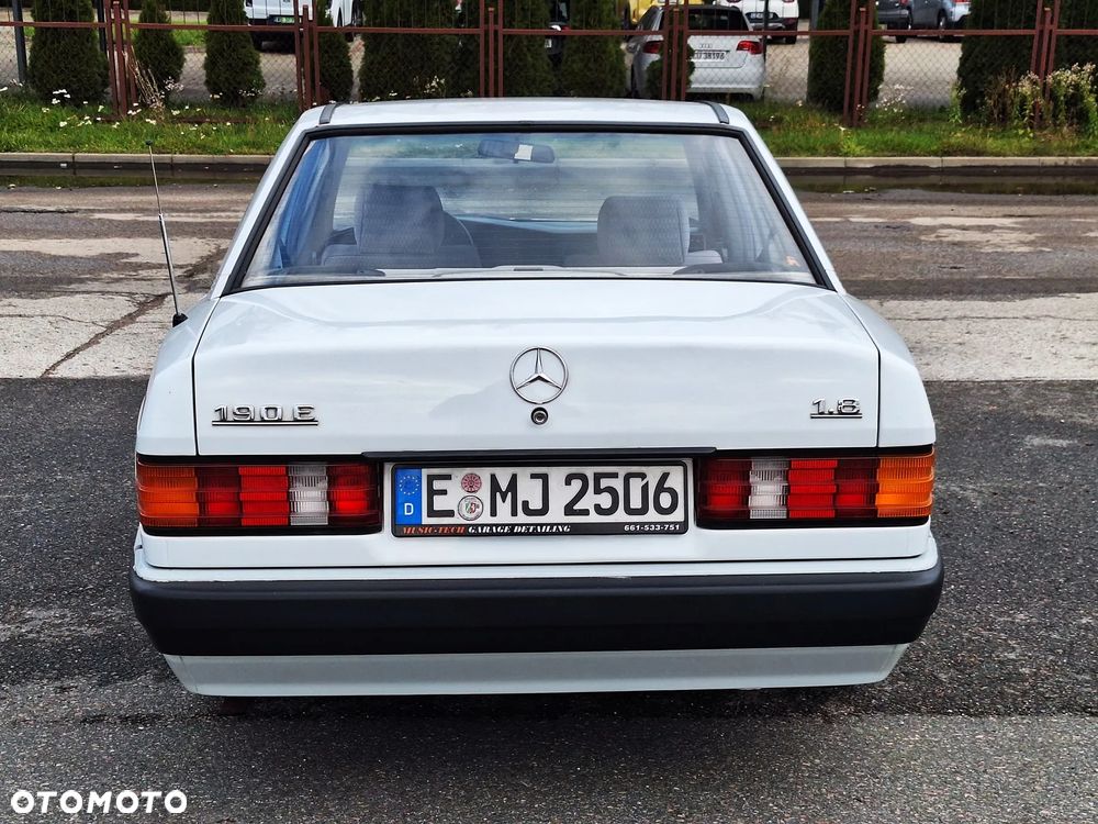 Mercedes-Benz W201 (190) - 19