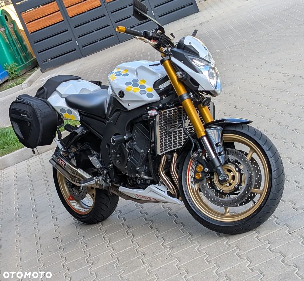 Yamaha FZ8 - 1