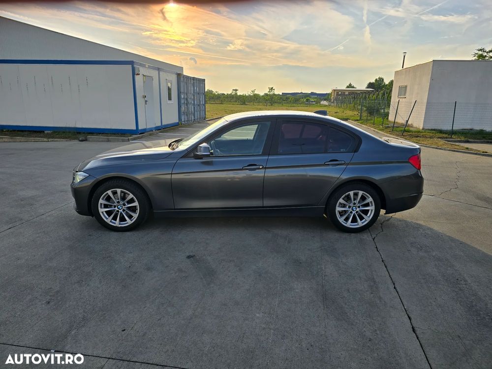 BMW Seria 3 320d xDrive - 10