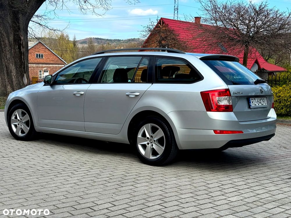 Skoda Octavia 1.6 TDI Style DSG - 4