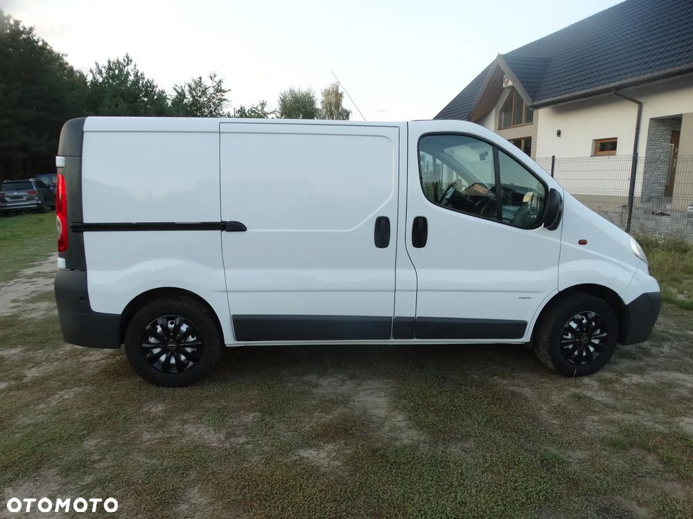Opel Vivaro - 8