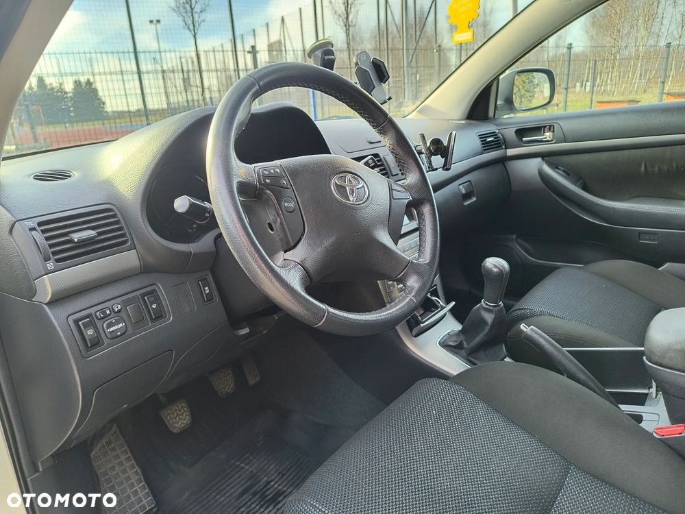 Toyota Avensis 1.8 VVT-i Sol - 7