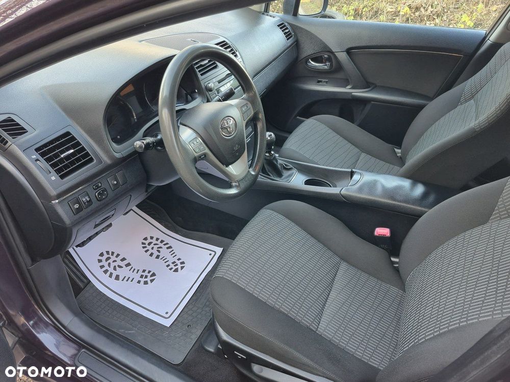 Toyota Avensis - 5