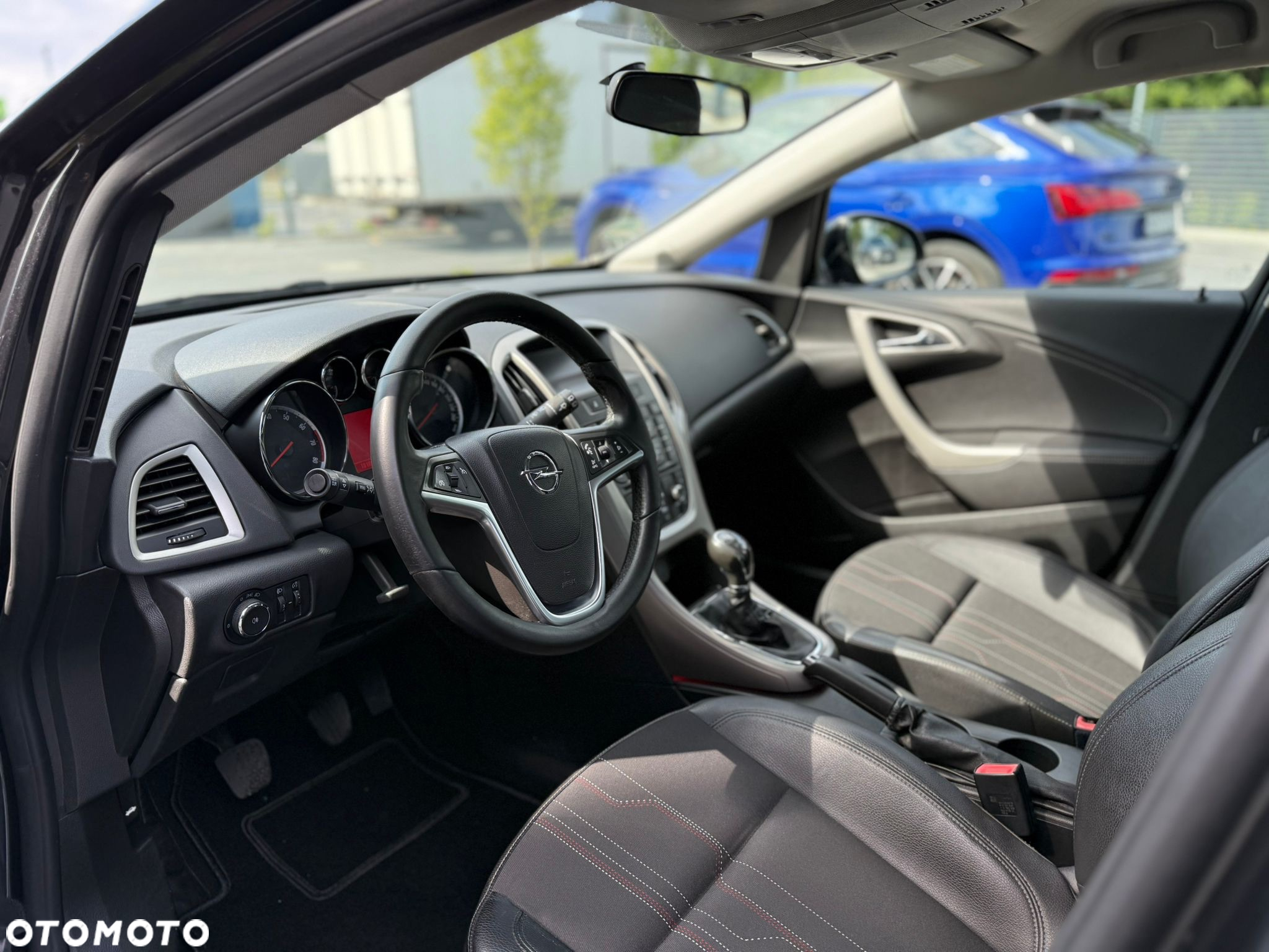 Opel Astra IV 1.4 T Cosmo - 6