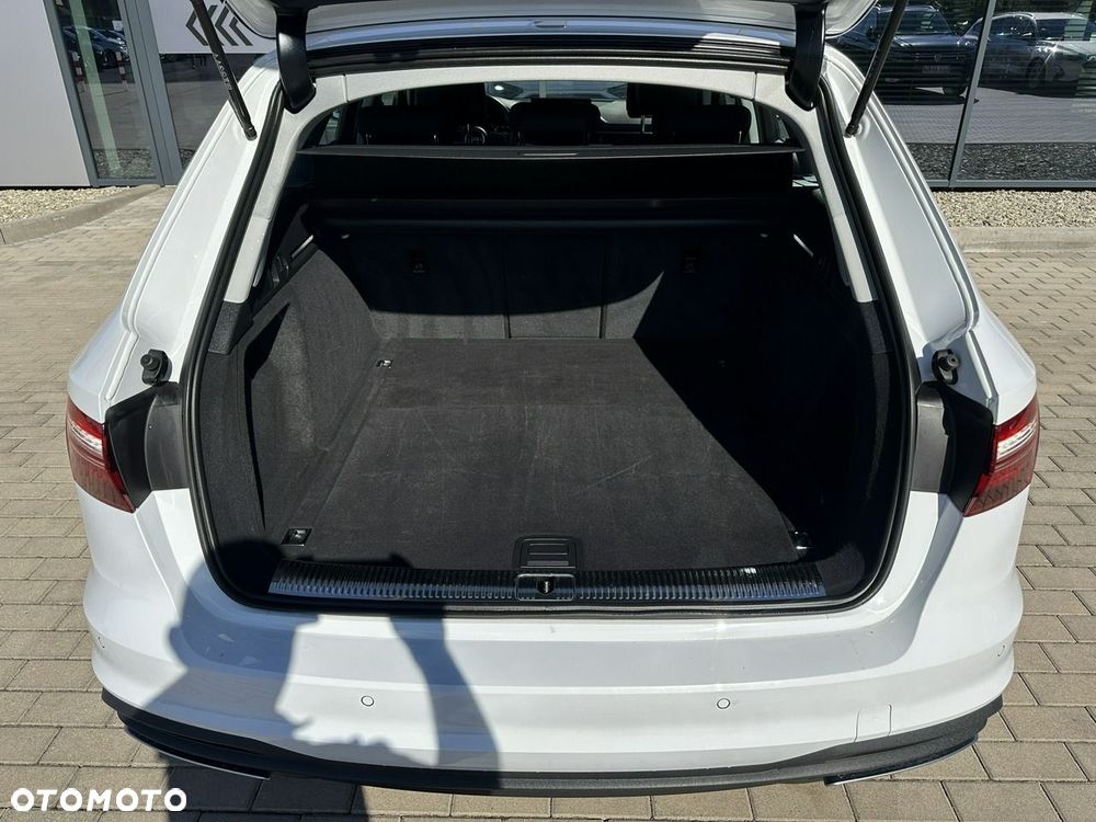 Audi A4 Avant 40 TFSI S tronic - 30