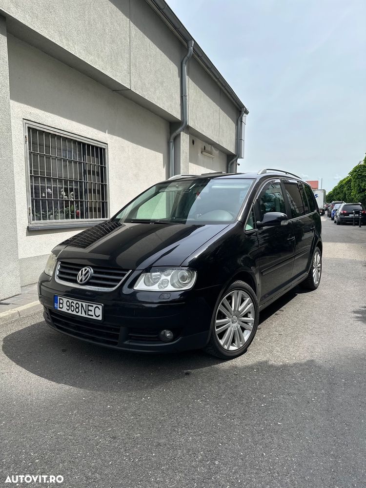 Volkswagen Touran 1.9 TDI Highline - 1