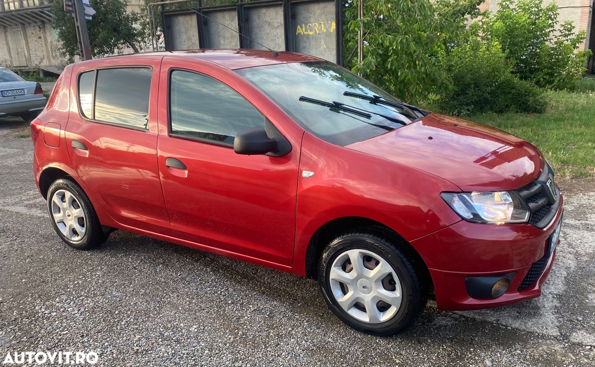 Dacia Sandero - 1