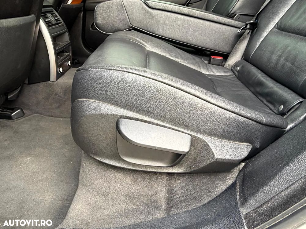 BMW Seria 5 530d xDrive Gran Turismo - 23