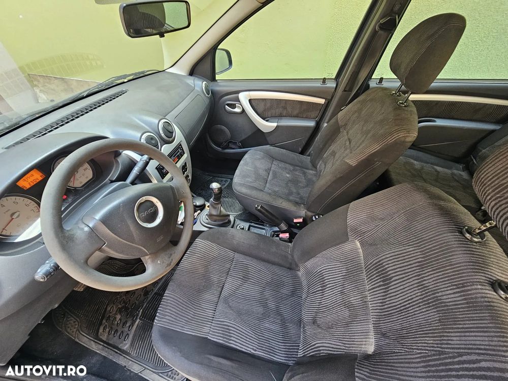 Dacia Logan MCV 1.6 Prestige - 3